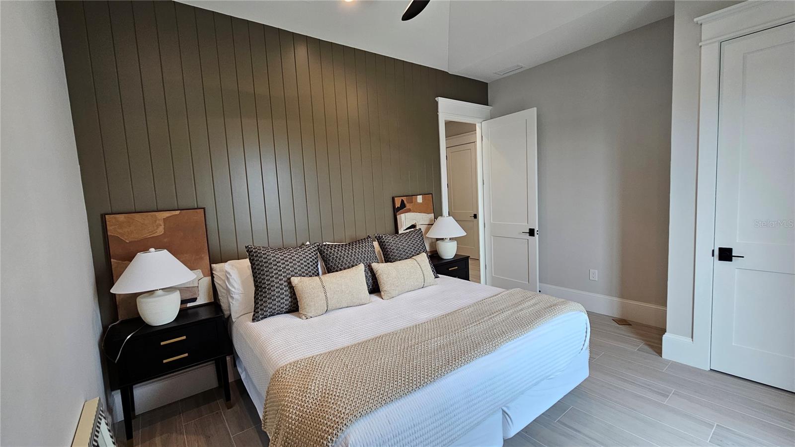 CORTEZ BEACH - Residential