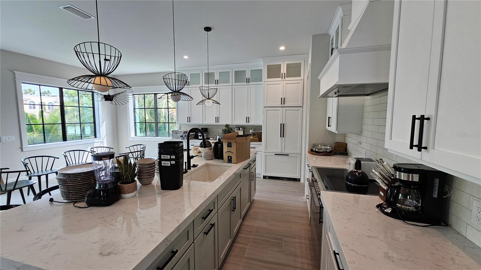 CORTEZ BEACH - Residential