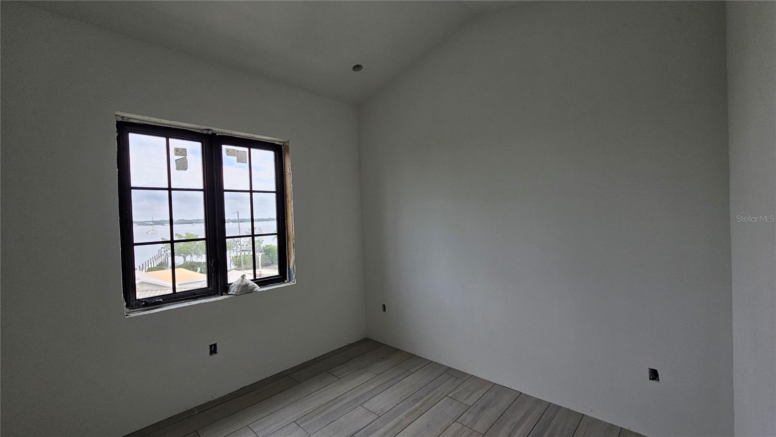 CORTEZ BEACH - Residential