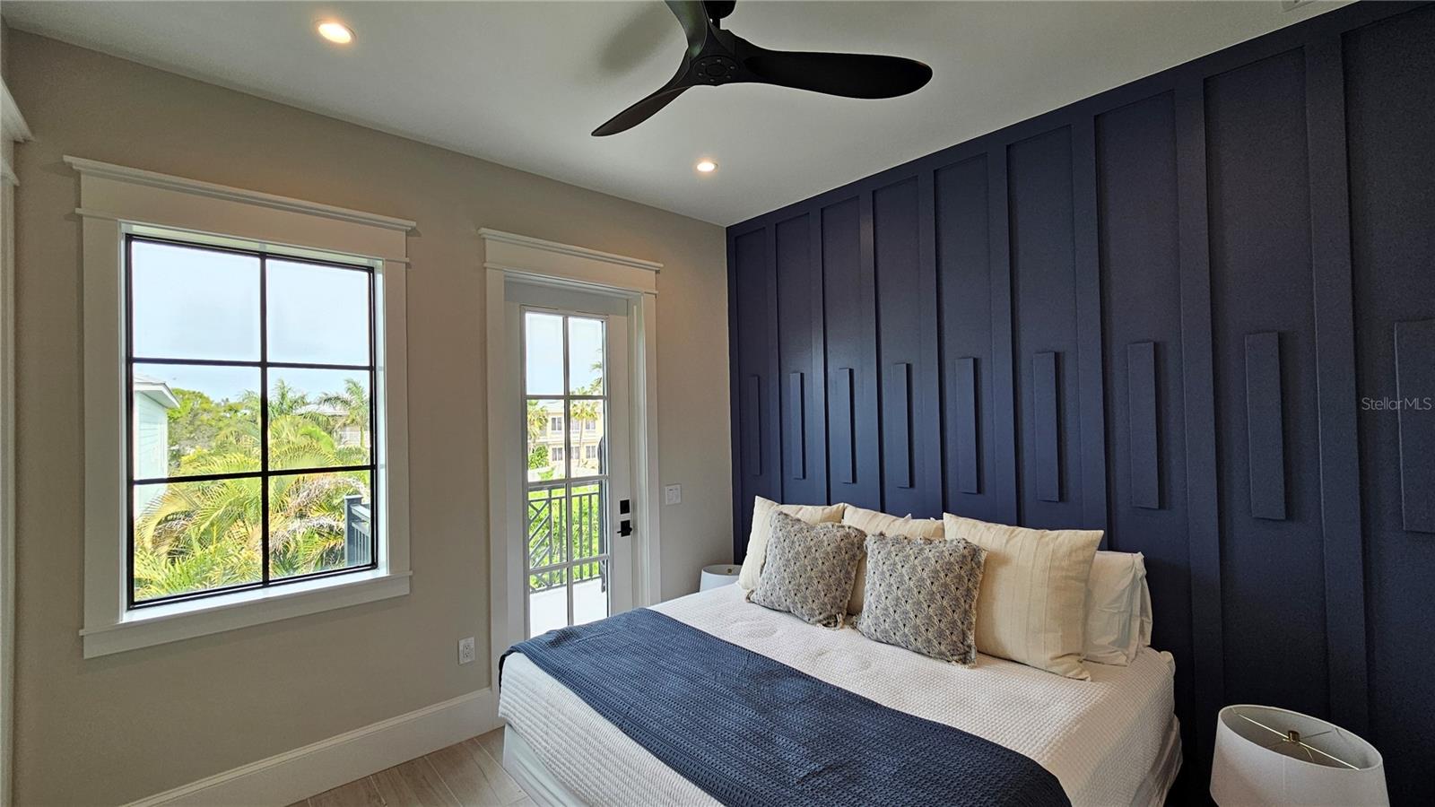 CORTEZ BEACH - Residential