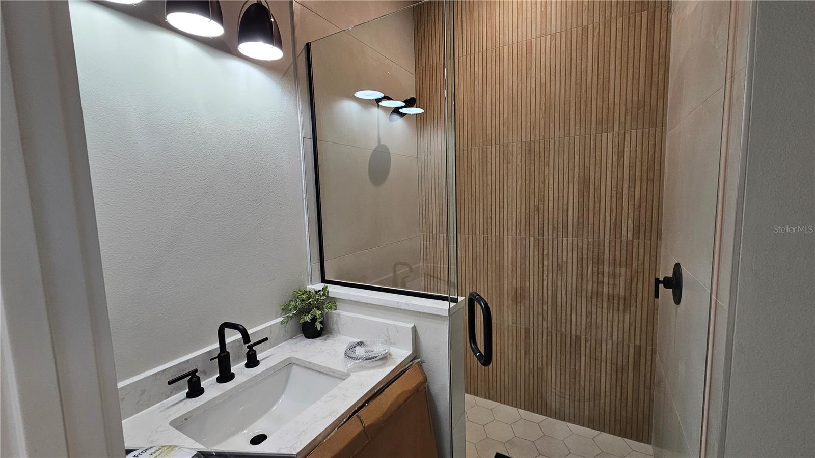 CORTEZ BEACH - Residential