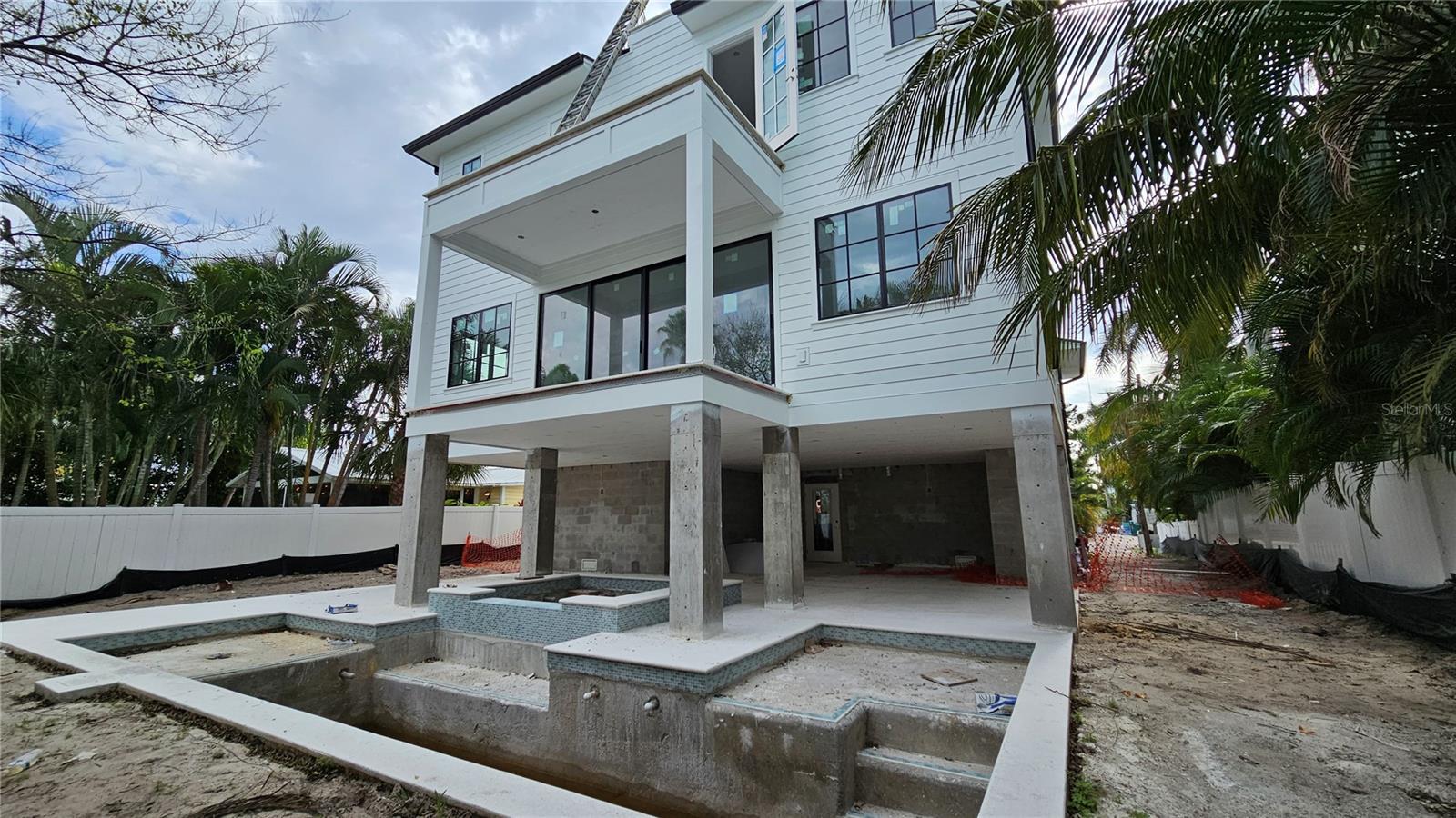 CORTEZ BEACH - Residential