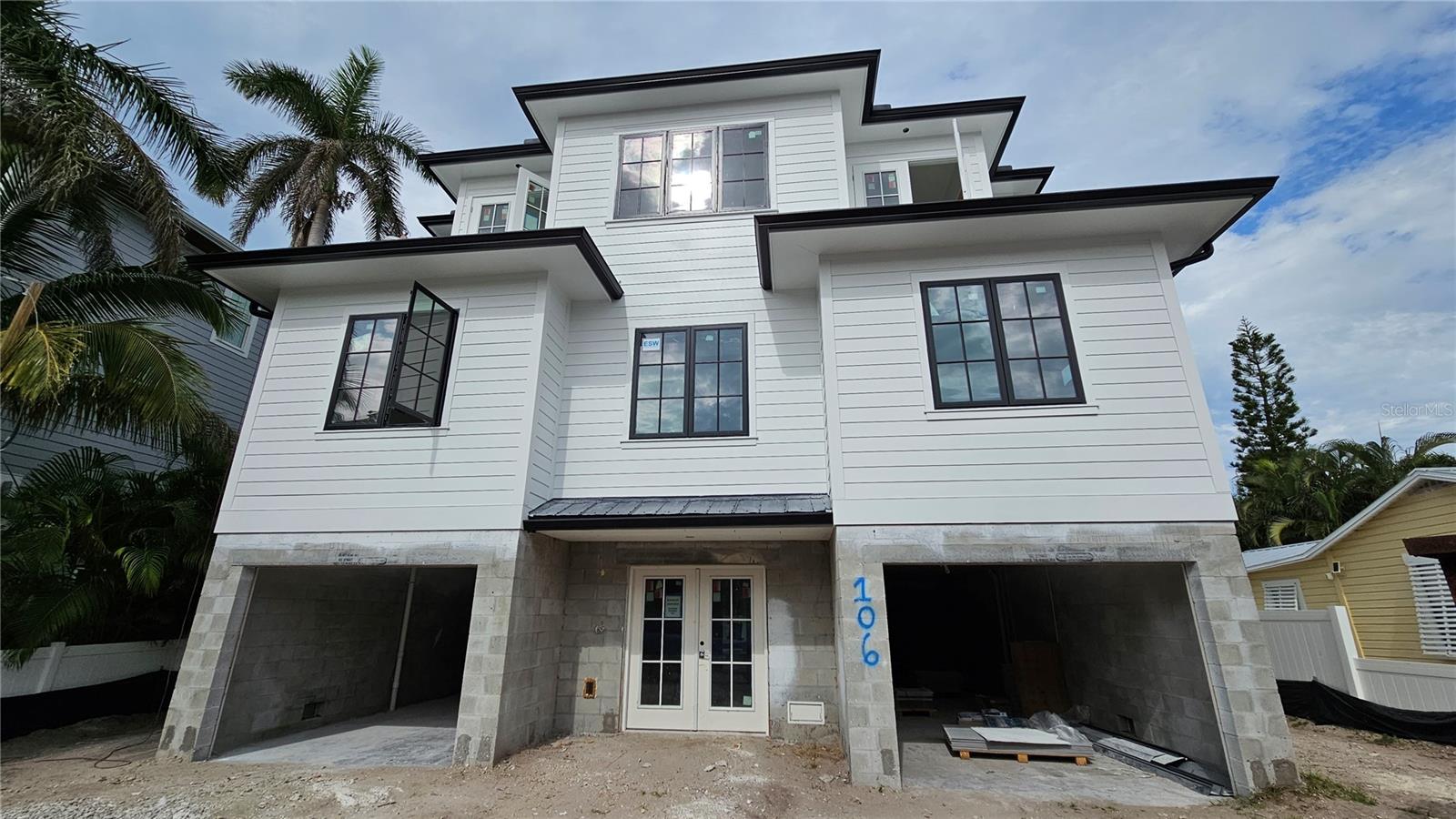 CORTEZ BEACH - Residential