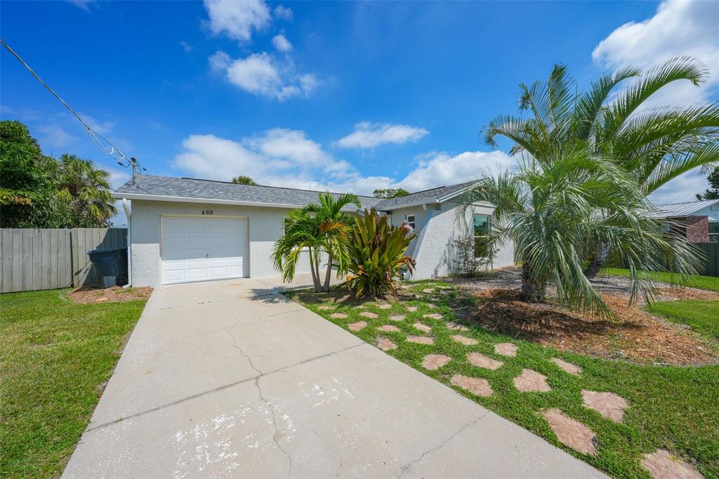 Photo of 469 Florida Circle N, Apollo Beach, FL 33572 (MLS # TB8435800)
