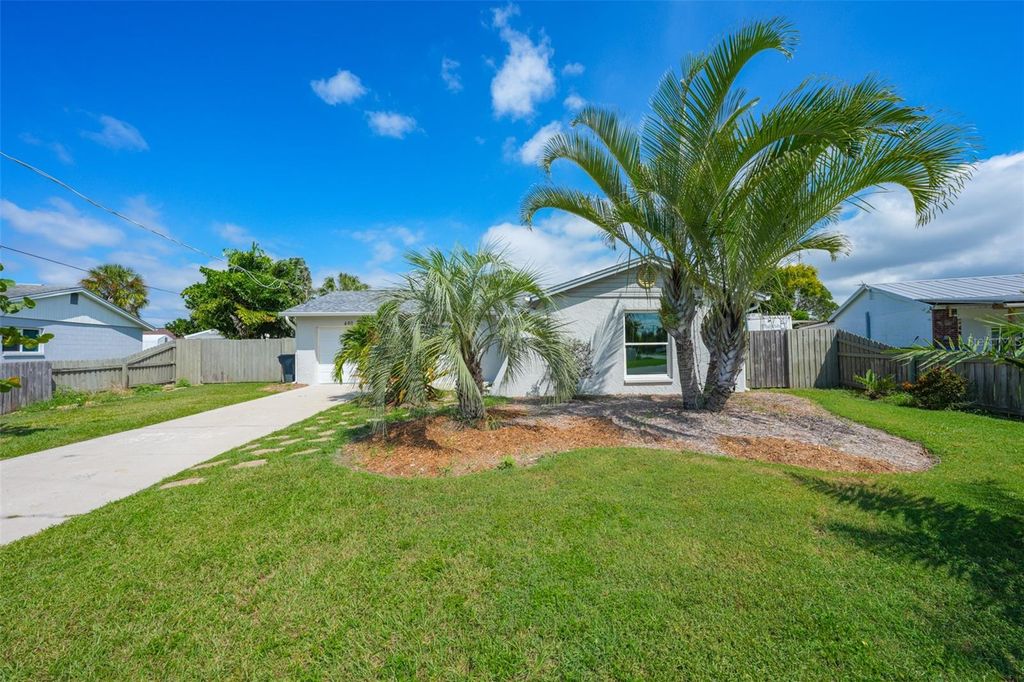 Photo of 469 Florida Circle N, Apollo Beach, FL 33572 (MLS # TB8435800)