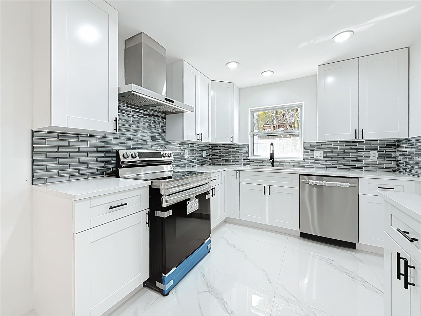 SHORE ACRES OVERLOOK SEC BLK 26 PT REP - Residential Lease