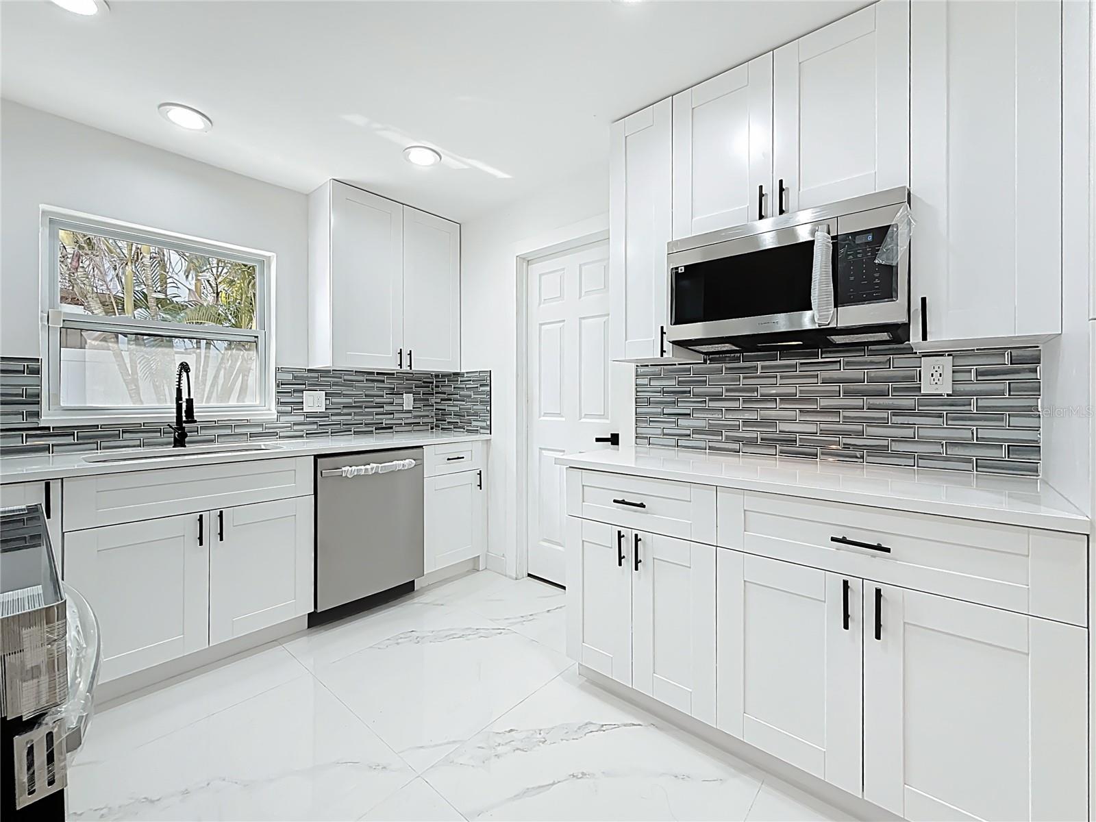 SHORE ACRES OVERLOOK SEC BLK 26 PT REP - Residential Lease