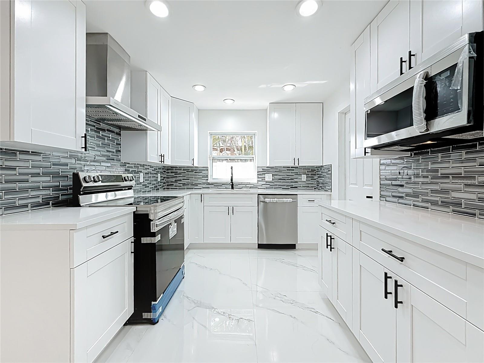 SHORE ACRES OVERLOOK SEC BLK 26 PT REP - Residential Lease