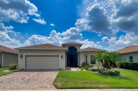 A home in WINTER HAVEN