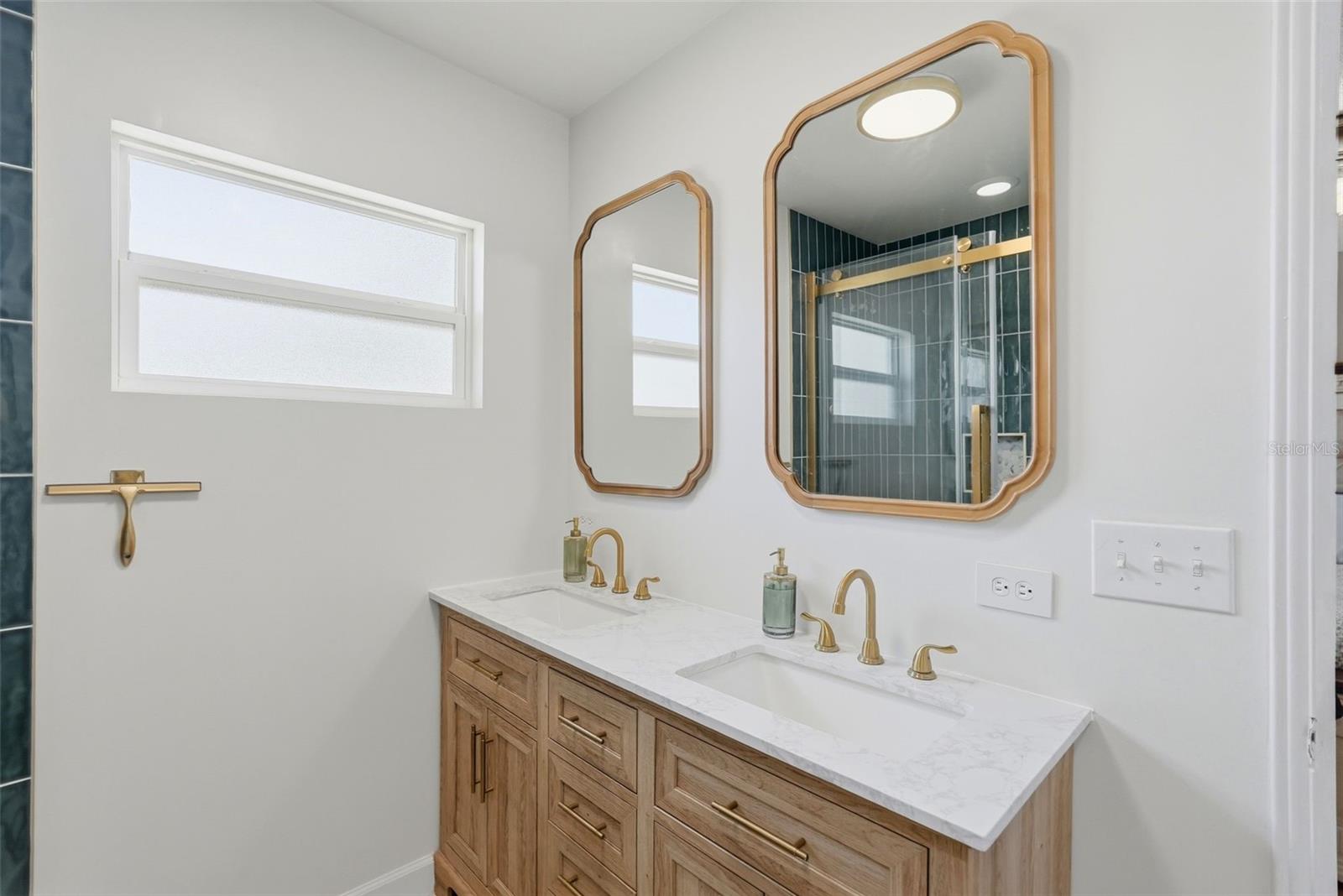 CARLTON TERRACE - Residential