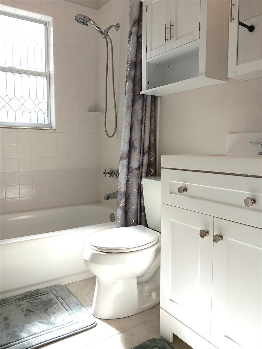 CRESTMONT - Residential Lease