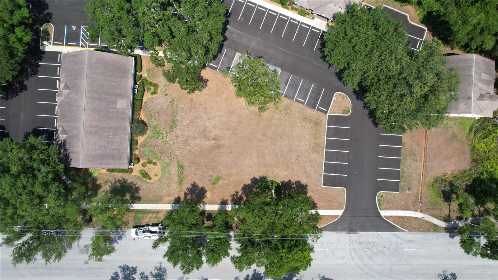 CRYSTAL LAKES PROFESSIONAL CENTER - Land