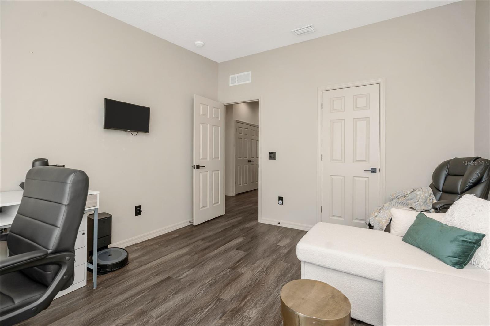 TOWNHOMES AT BRITTANY PARK - Residential