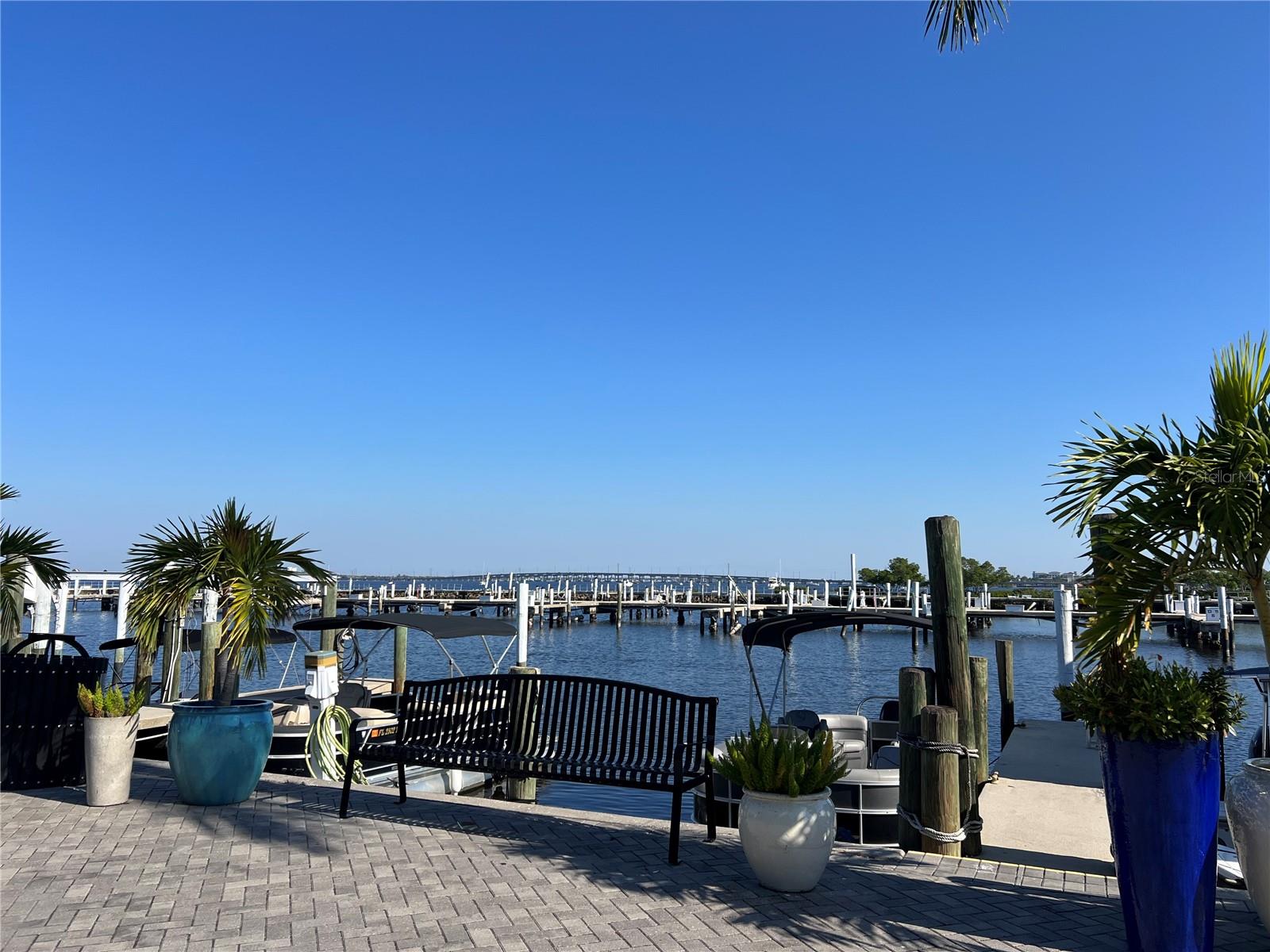 RIVER CLUB - Residential