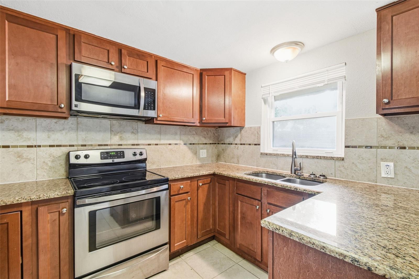 GOLDEN ACRES - Residential