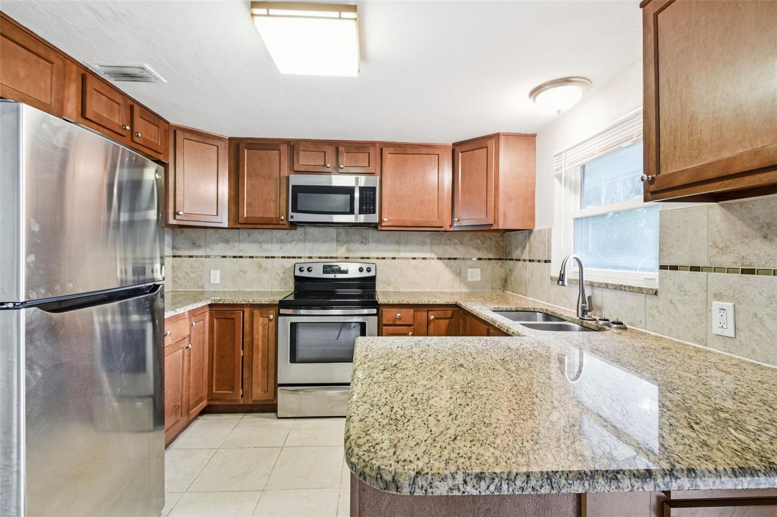 GOLDEN ACRES - Residential