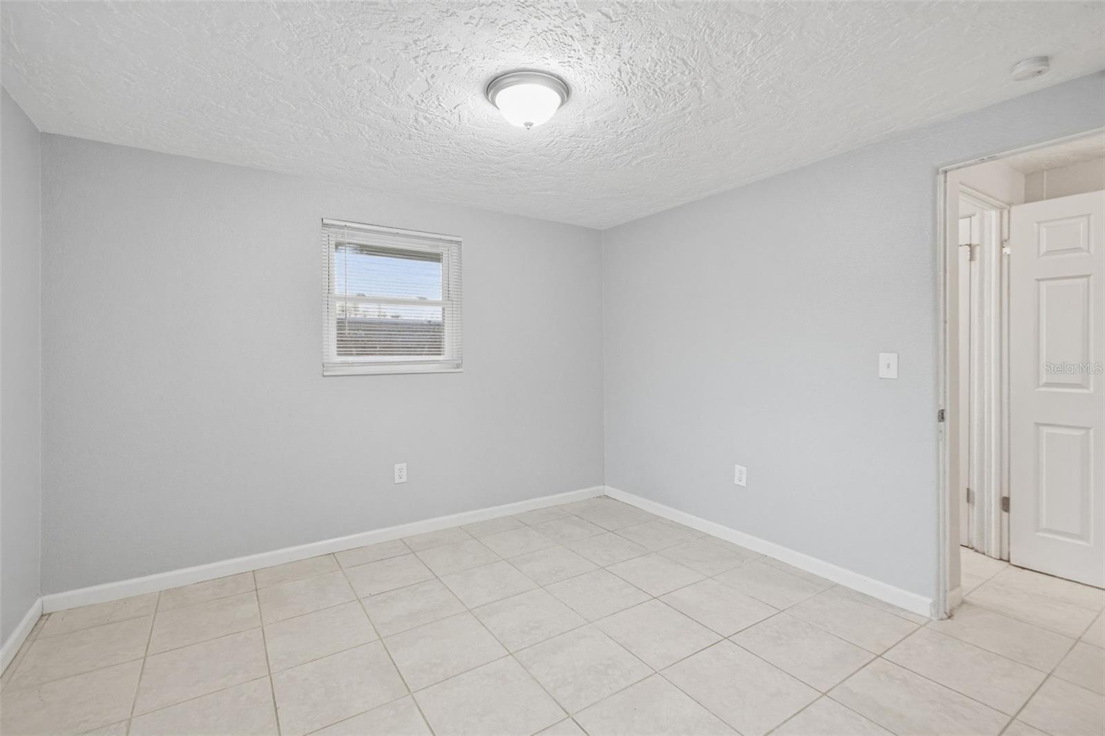 GOLDEN ACRES - Residential