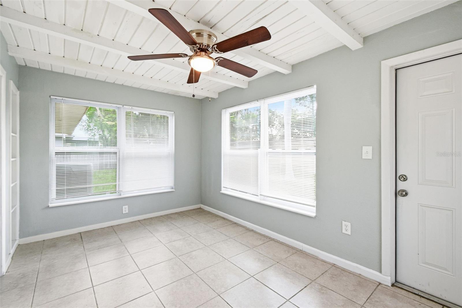 GOLDEN ACRES - Residential