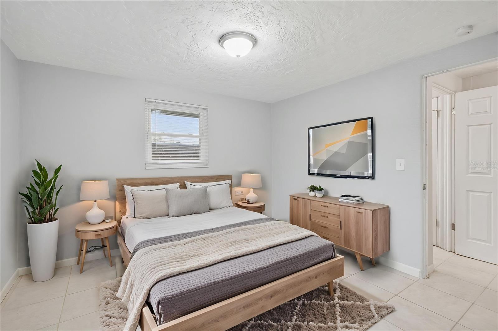 GOLDEN ACRES - Residential
