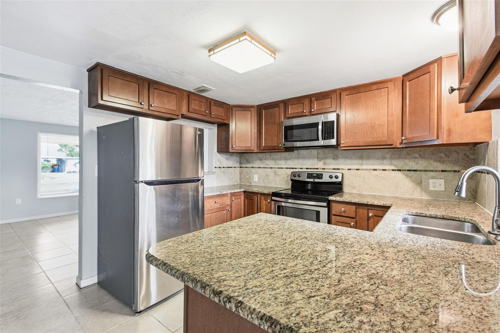 GOLDEN ACRES - Residential