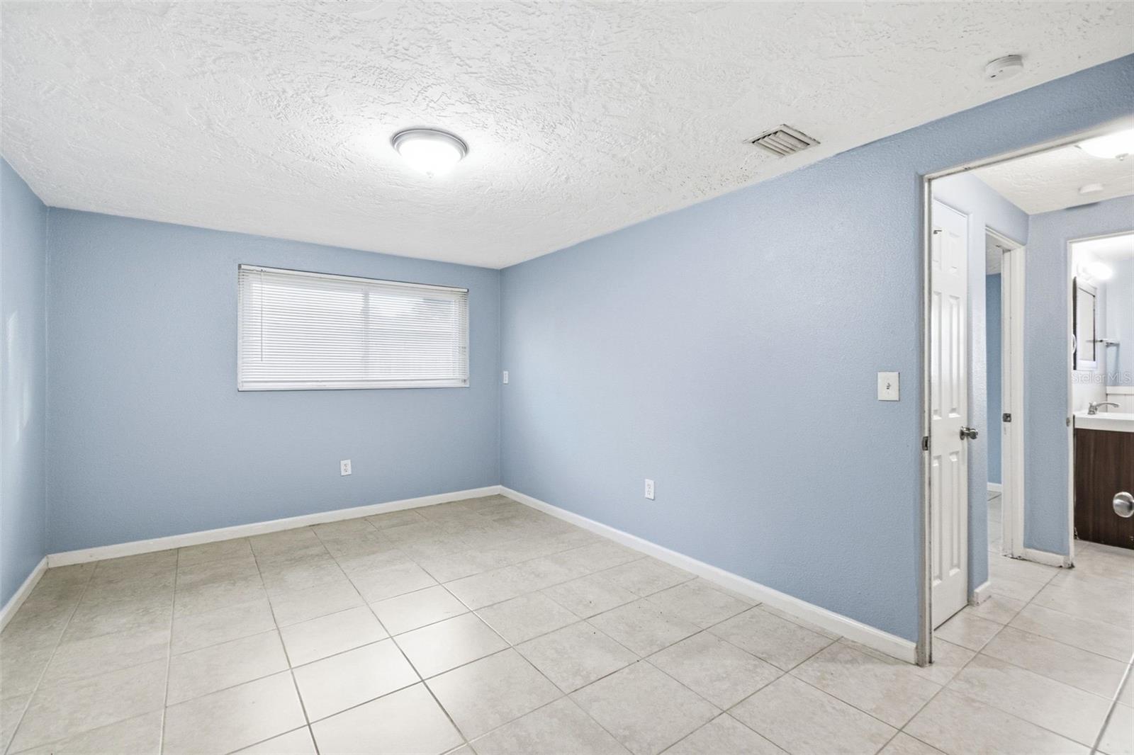GOLDEN ACRES - Residential