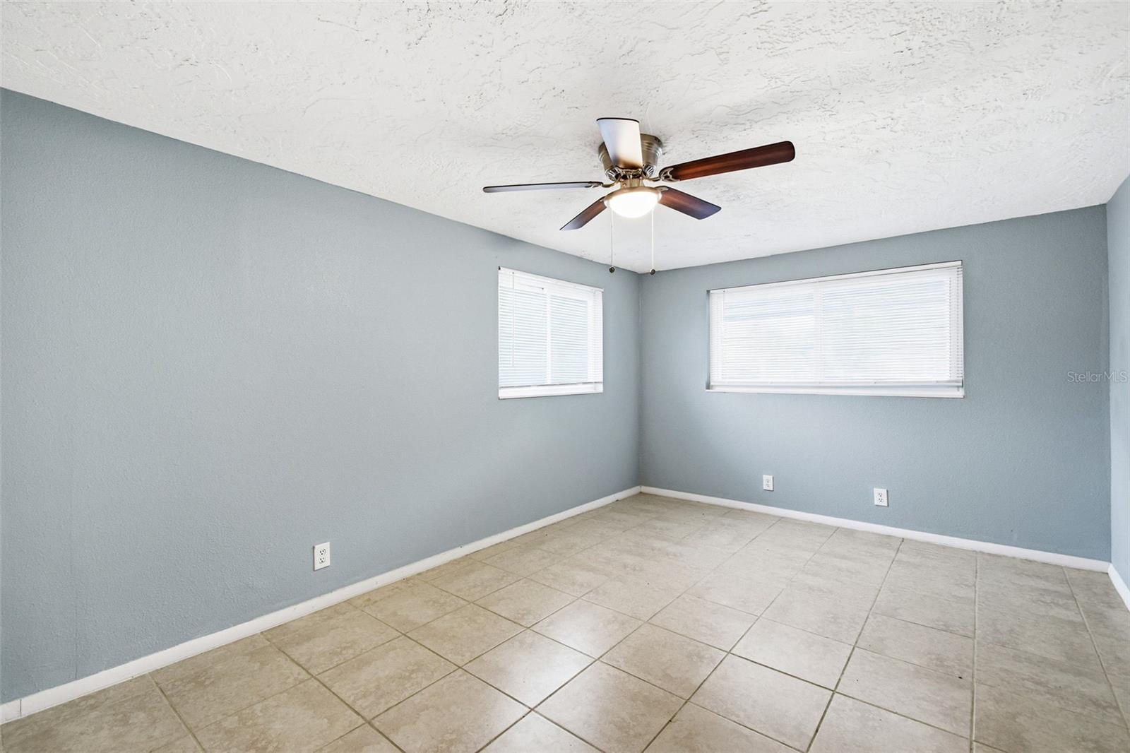 GOLDEN ACRES - Residential