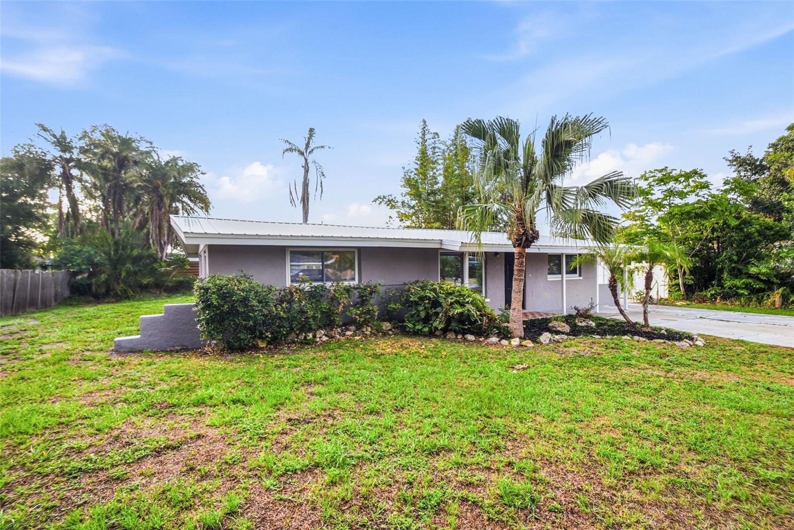 GOLDEN ACRES - Residential