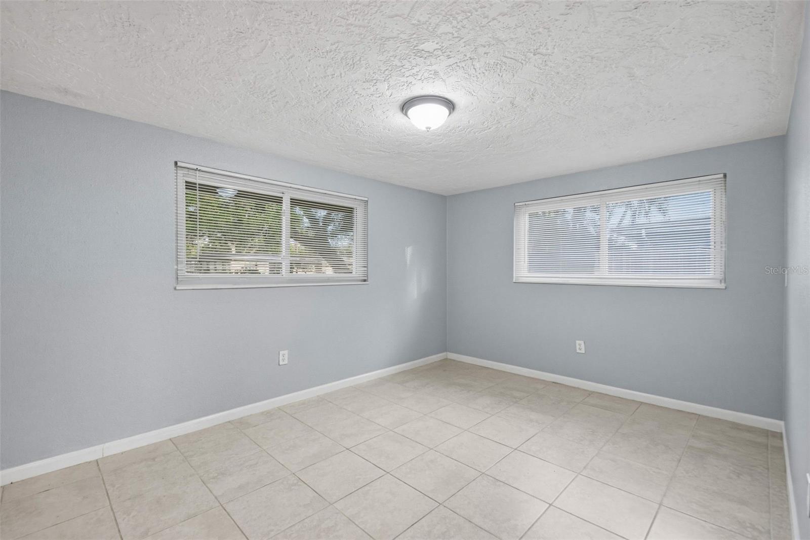 GOLDEN ACRES - Residential