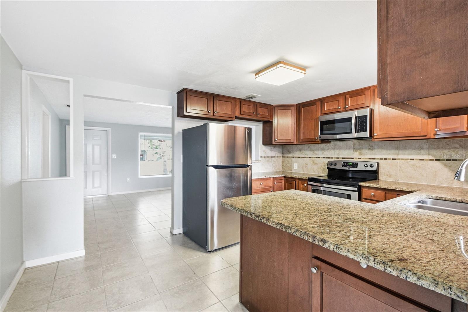 GOLDEN ACRES - Residential