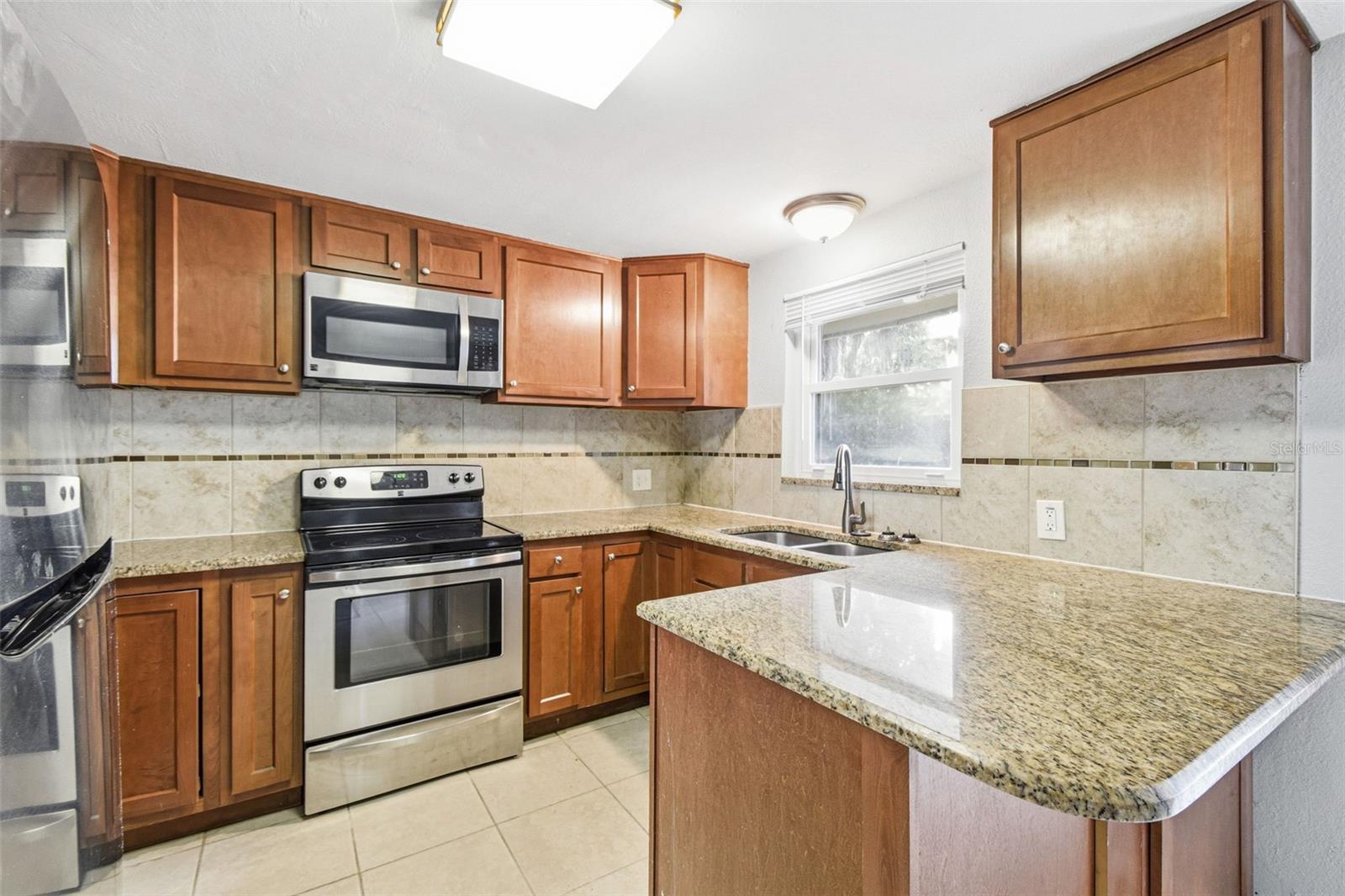 GOLDEN ACRES - Residential