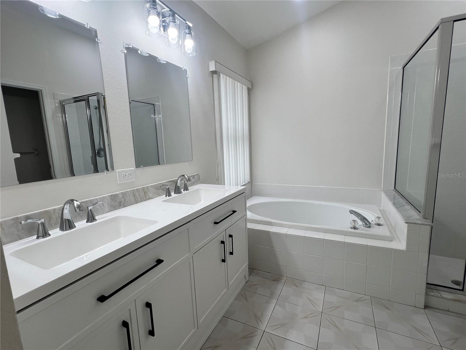 PRESERVE AT CYPRESS LAKES PH I THE - Residential Lease