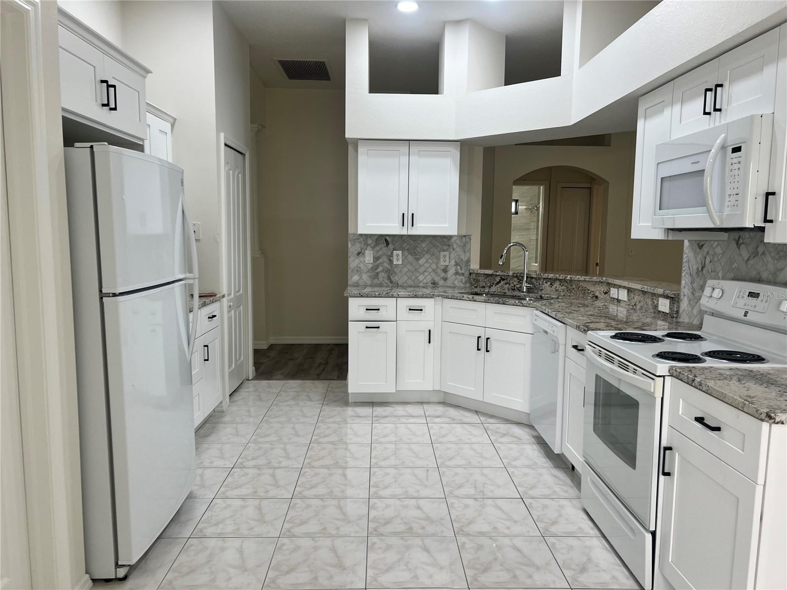 PRESERVE AT CYPRESS LAKES PH I THE - Residential Lease