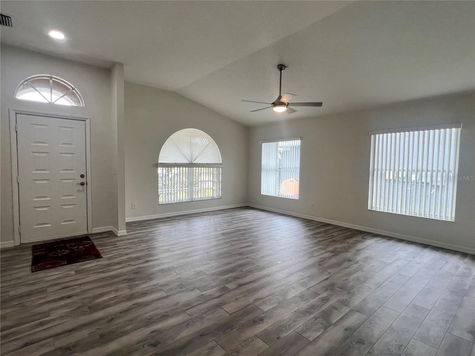 PRESERVE AT CYPRESS LAKES PH I THE - Residential Lease