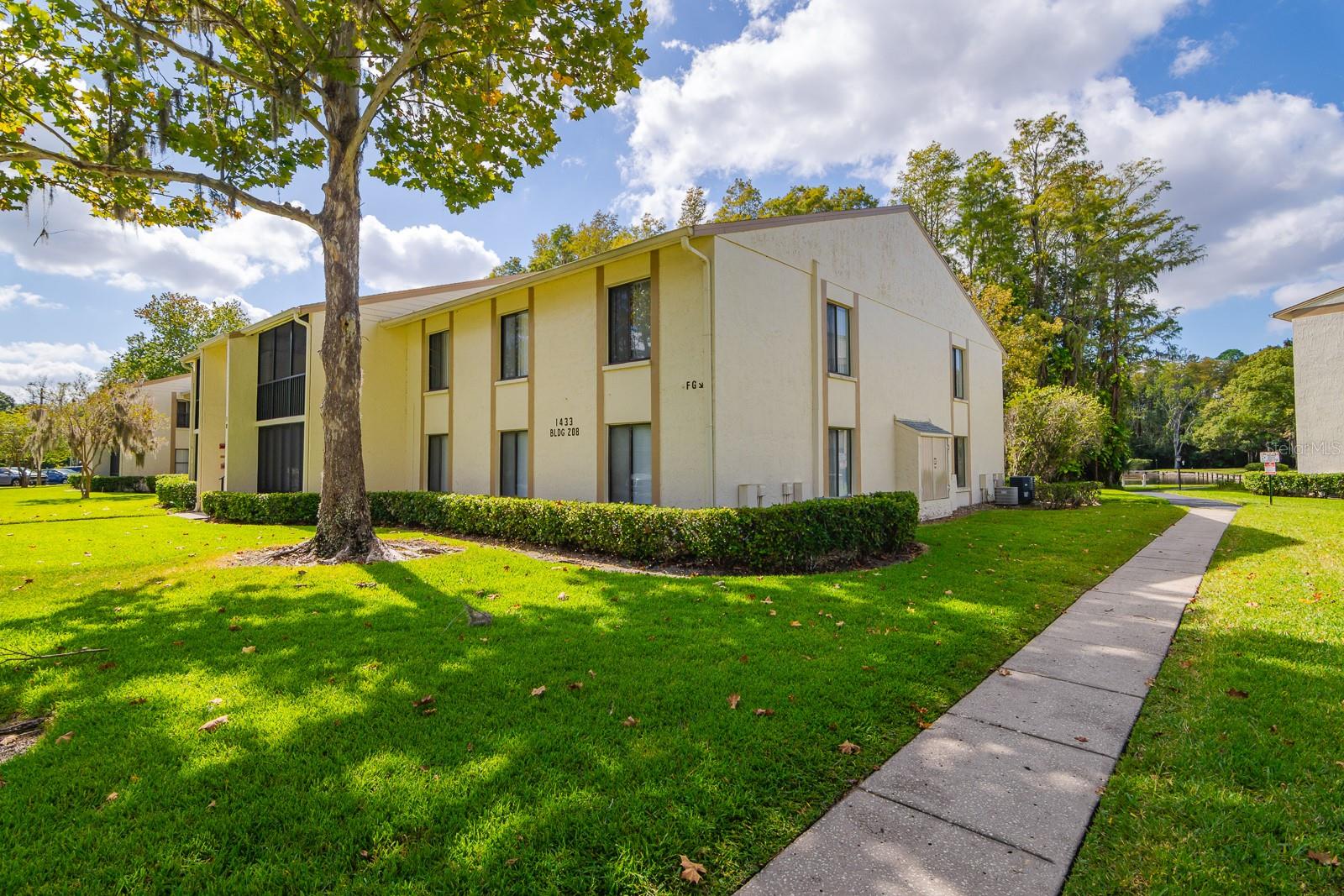 PINE RIDGE AT LAKE TARPON VILLAGE - Residential