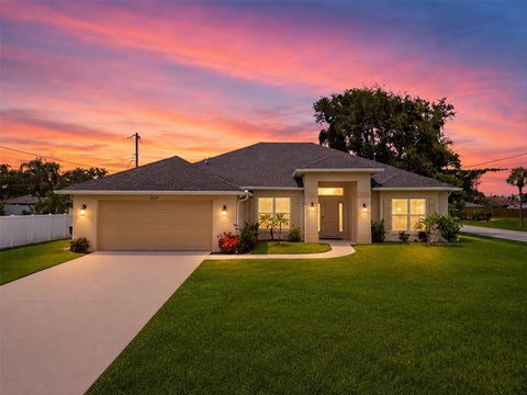 Photo of 400 Marlin Road, Venice, FL 34293 (MLS # N6145164)