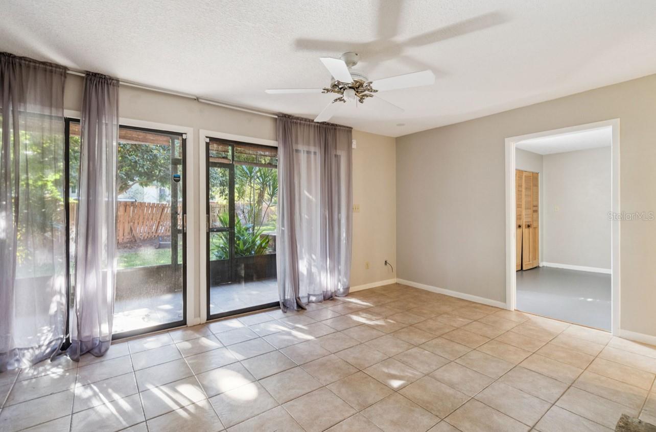 ONE THOUSAND OAKS - Residential