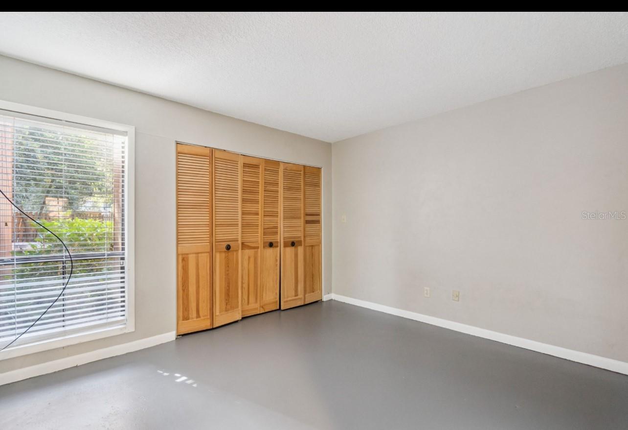 ONE THOUSAND OAKS - Residential