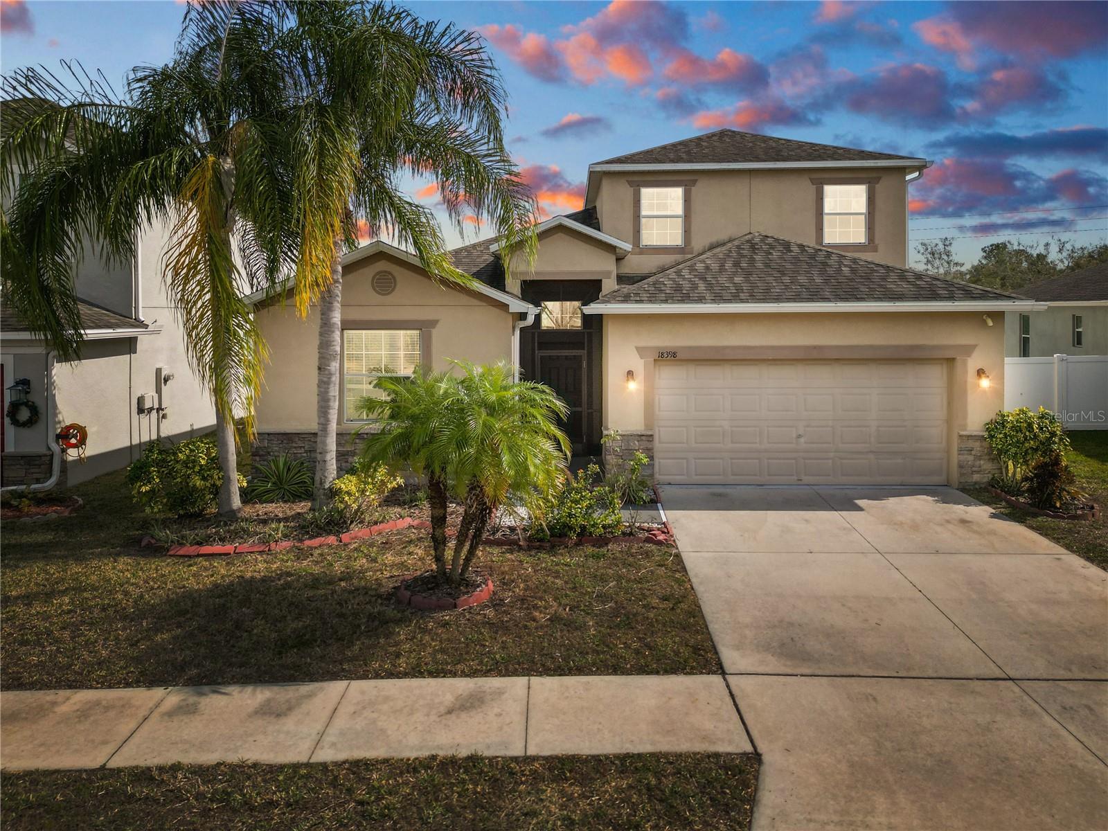 For Rent – 18398 Aylesbury Lane, Land O’ Lakes, FL
Spacious 4-bedroom, 4-bathroom home available for rent in the desirable Concord Station community!
Over 3,000 sq. ft. of living space
All bedrooms on the first floor, including two with private en-suite bathrooms
Large bonus room/loft upstairs with its own full bathroom – great for a playroom, office, or guest space
Gourmet kitchen with granite countertops
Primary suite features soaking tub, separate shower, and dual vanities
Fully fenced backyard with screened lanai – perfect for relaxing or entertaining
Water softener and solar panels for energy savings
Washer and dryer
Community Amenities:
Clubhouse, resort-style pool, splash pad
Playground, basketball and tennis courts
Fitness center, billiards room, and fishing ponds
Walking and golf cart access to nearby top-rated schools
Conveniently located near restaurants, shopping, grocery stores, and major highways for easy commuting.
18398 Aylesbury Lane, Land O’ Lakes, FL
Call today to schedule a tour!