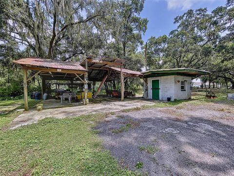 A home in PLANT CITY