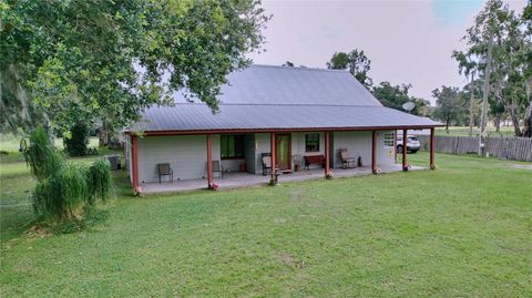 A home in PLANT CITY