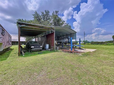 A home in PLANT CITY