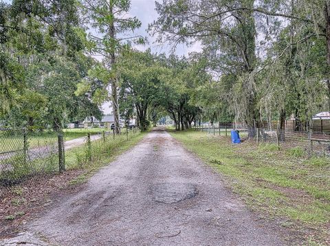 A home in PLANT CITY