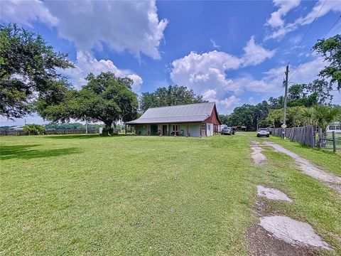 A home in PLANT CITY