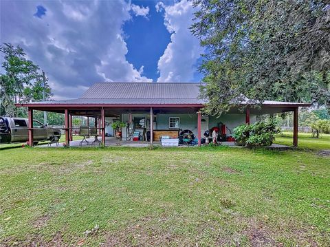 A home in PLANT CITY