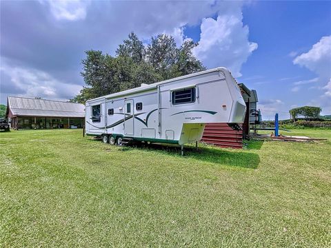 A home in PLANT CITY