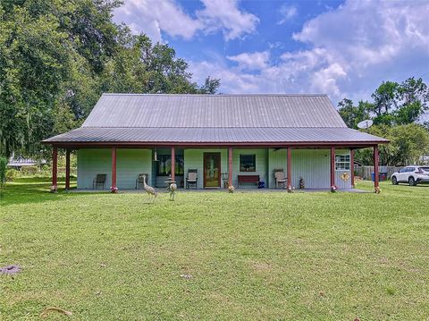 A home in PLANT CITY