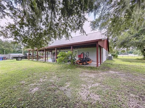 A home in PLANT CITY