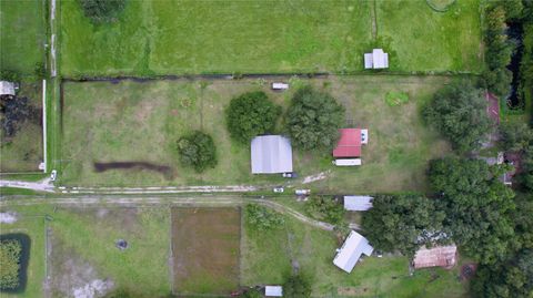 A home in PLANT CITY