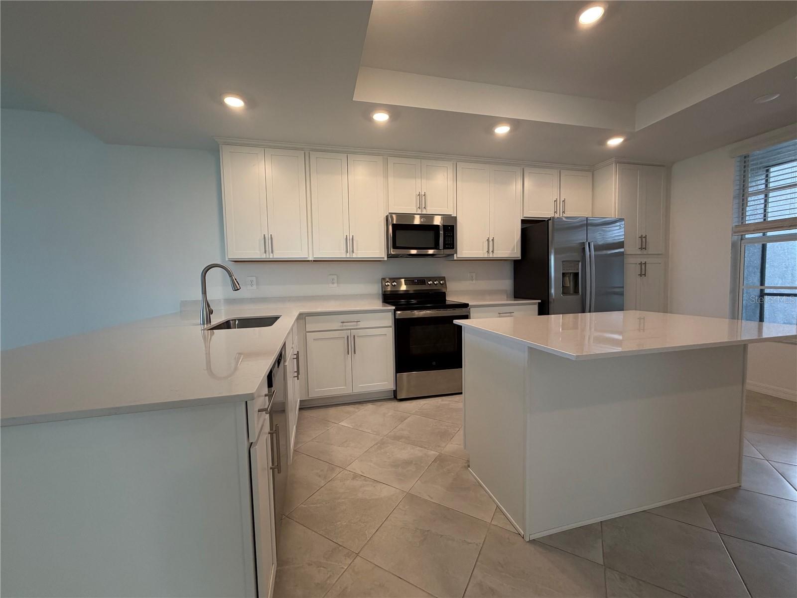 CALUSA COUNTRY CLUB - Residential Lease