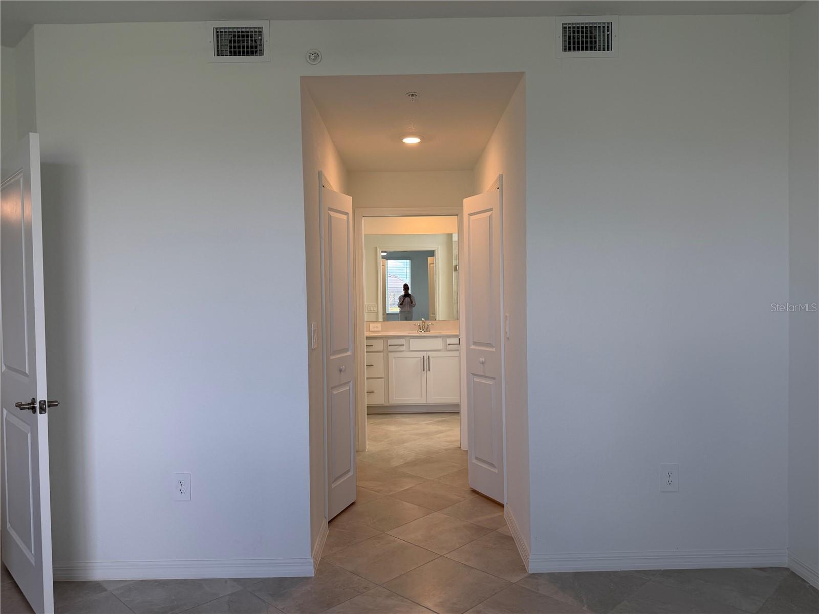 CALUSA COUNTRY CLUB - Residential Lease